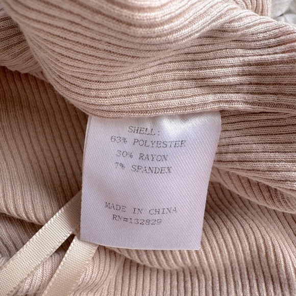 Superdown Karol Ribbed One-Shoulder Crop Top Size Small - Picture 8 of 8